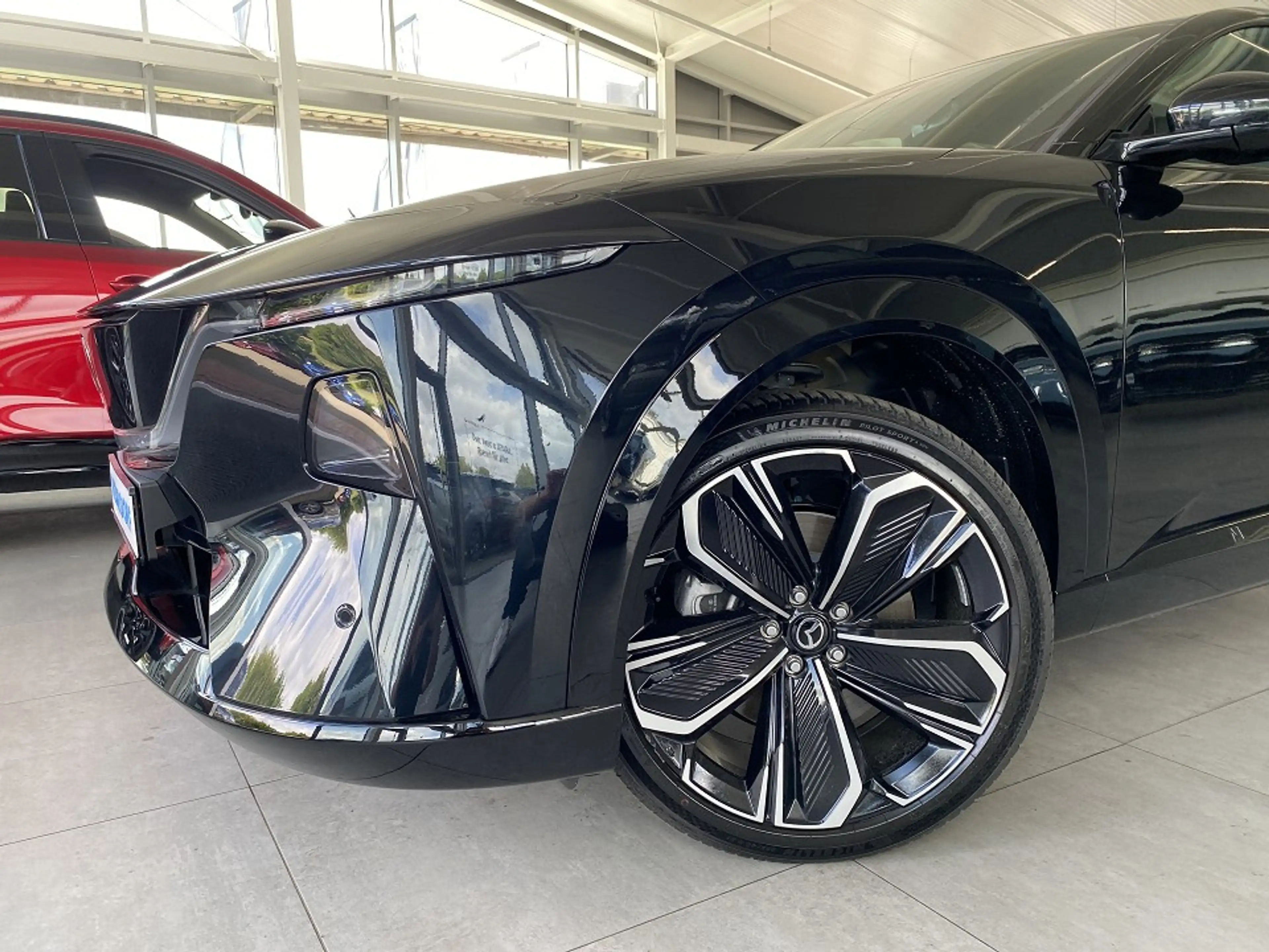 Mazda CX-6e EV 78 kWh Takumi 21" — photo 4