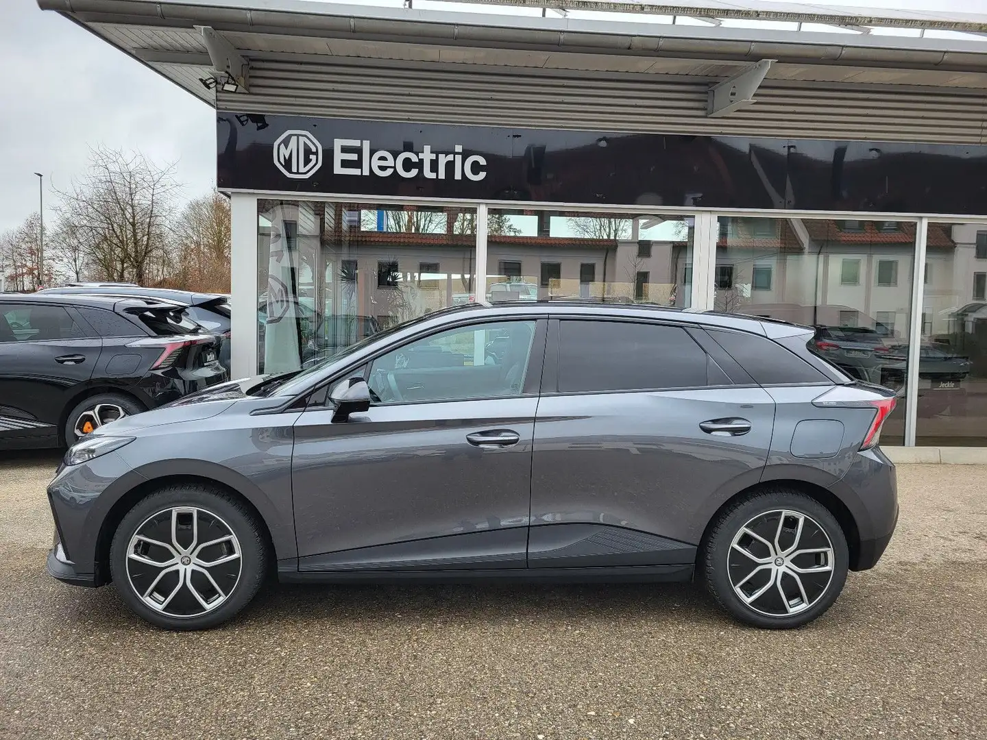 MG MG4 Luxury64KWH*MGGarantie08.2030*vom MG Partner Gris - 2