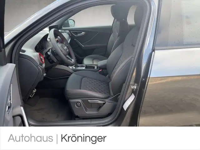 Audi Q2 view 7