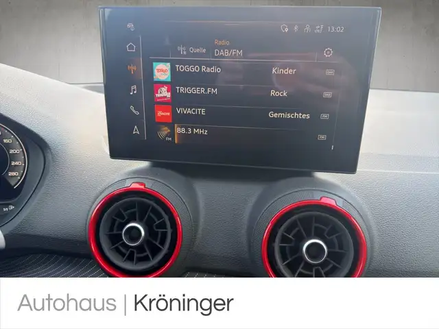 Audi Q2 view 15
