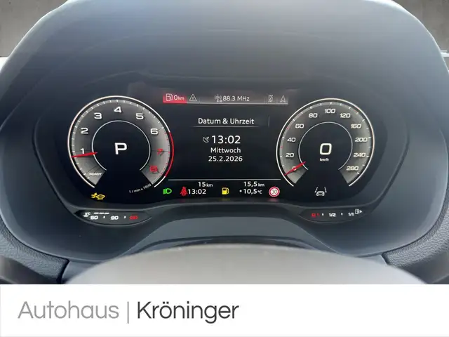 Audi Q2 view 12