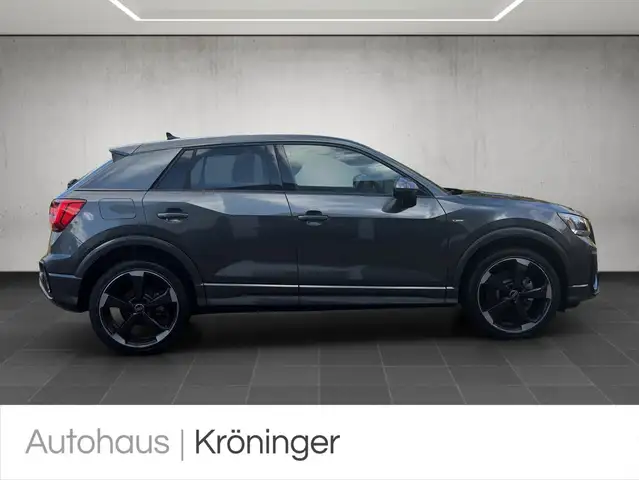 Audi Q2 view 4