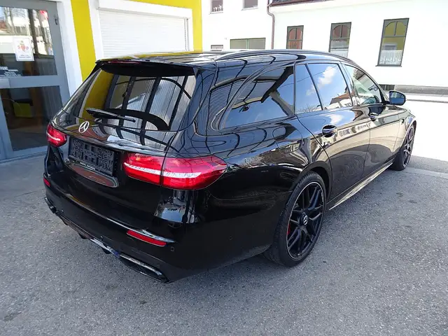 Mercedes-Benz E 63 AMG S T 4 Matic+ Aut. Ansicht 5