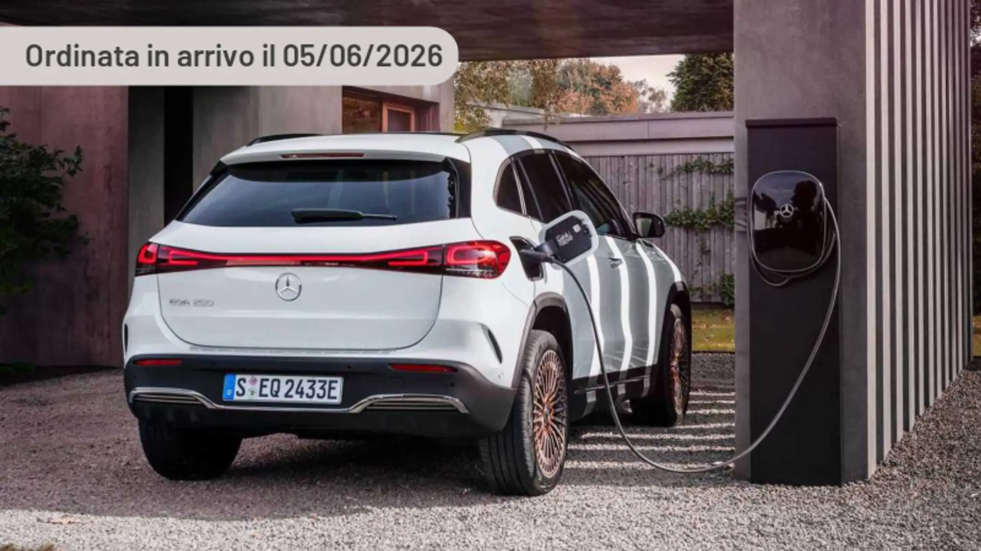 Mercedes-Benz EQA 300 300 4Matic Electric Art Advanced Plus Silber - 1