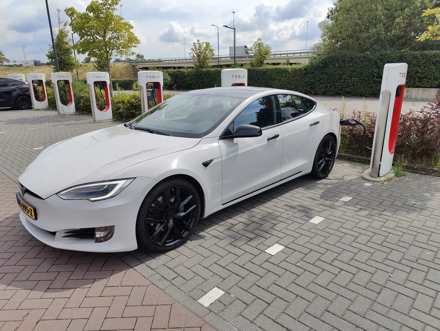 Tesla Model S Model S 90D Base autopilot 3.0 mcu en hrw 3upgrade White - 1