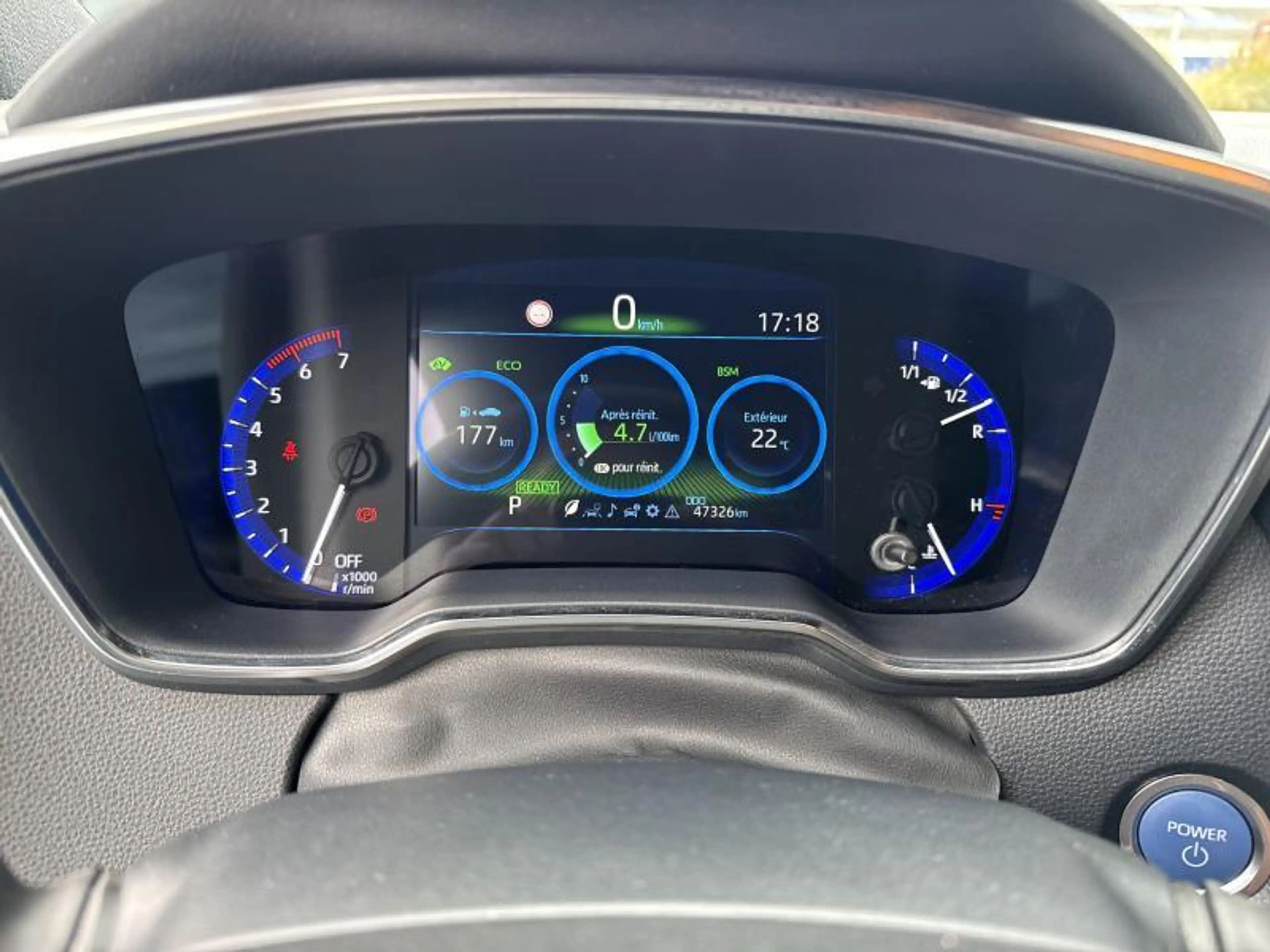 Toyota Corolla PREMIUM — photo 5