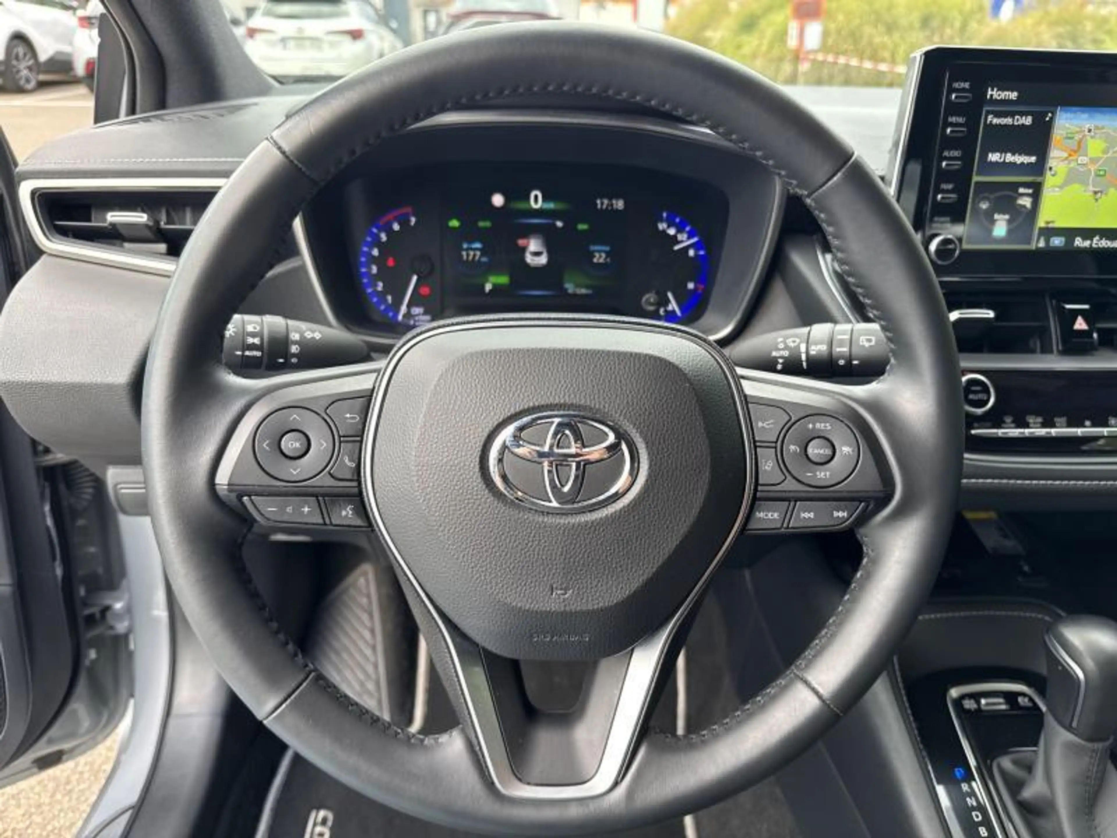 Toyota Corolla PREMIUM — photo 4