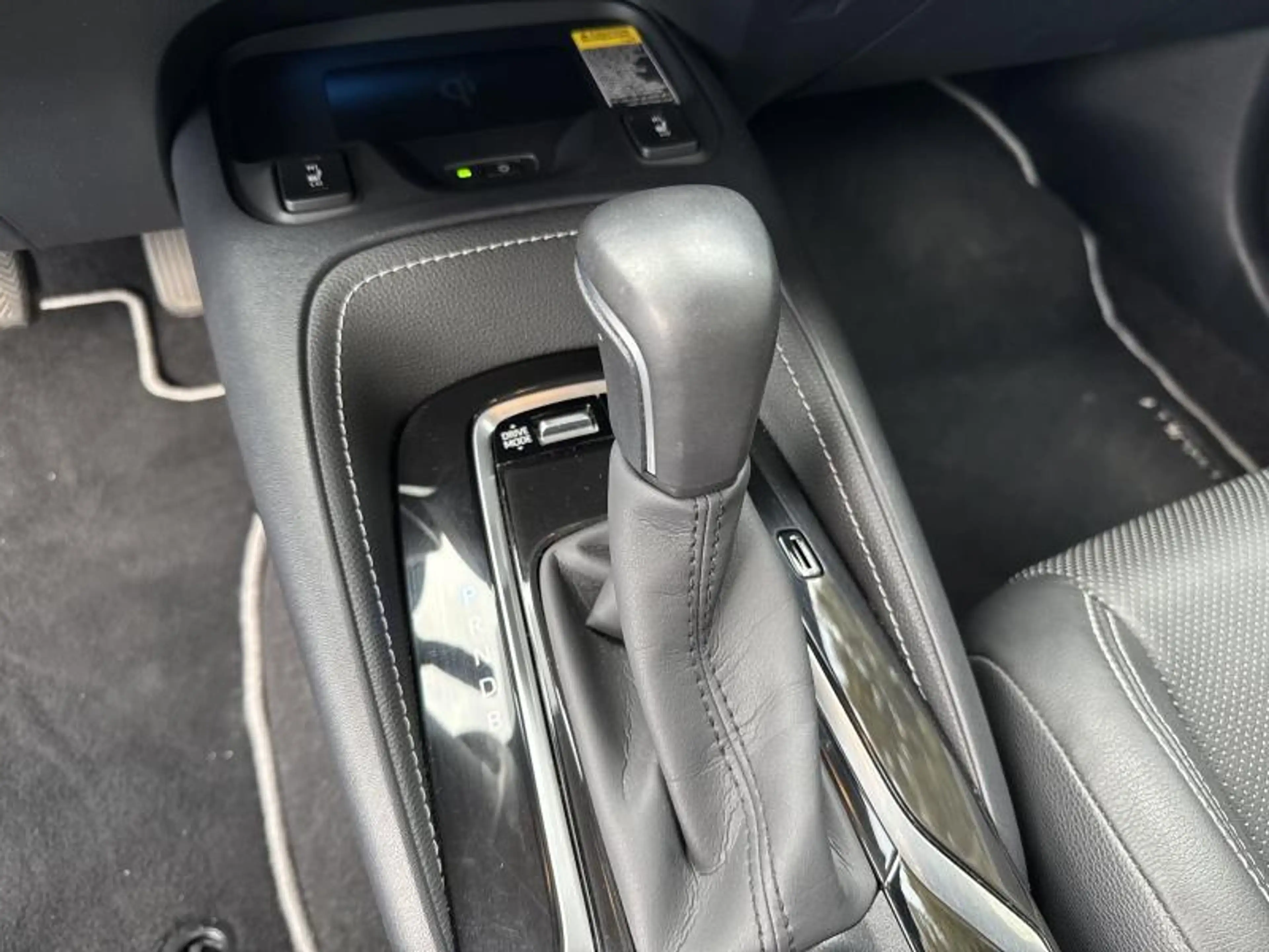 Toyota Corolla PREMIUM — photo 6
