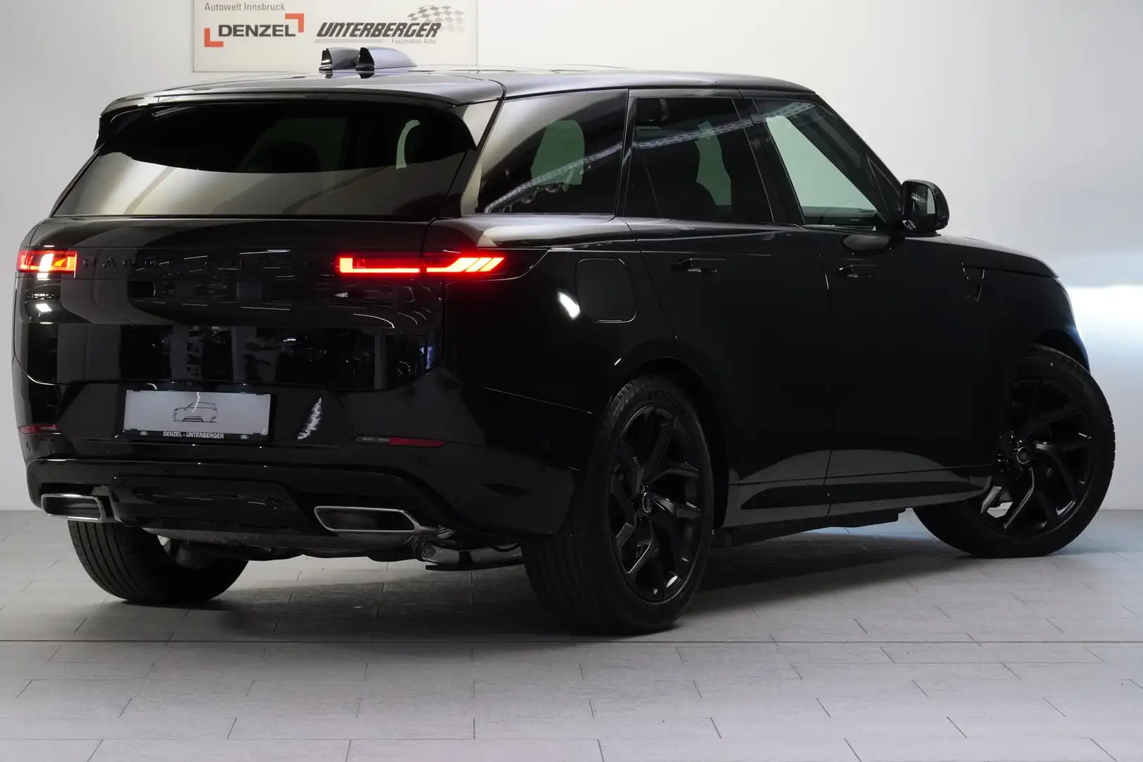 Land Rover Range Rover Sport Range Rover Sport Dynamic SE P460e 3.0 PHEV Schwarz - 2