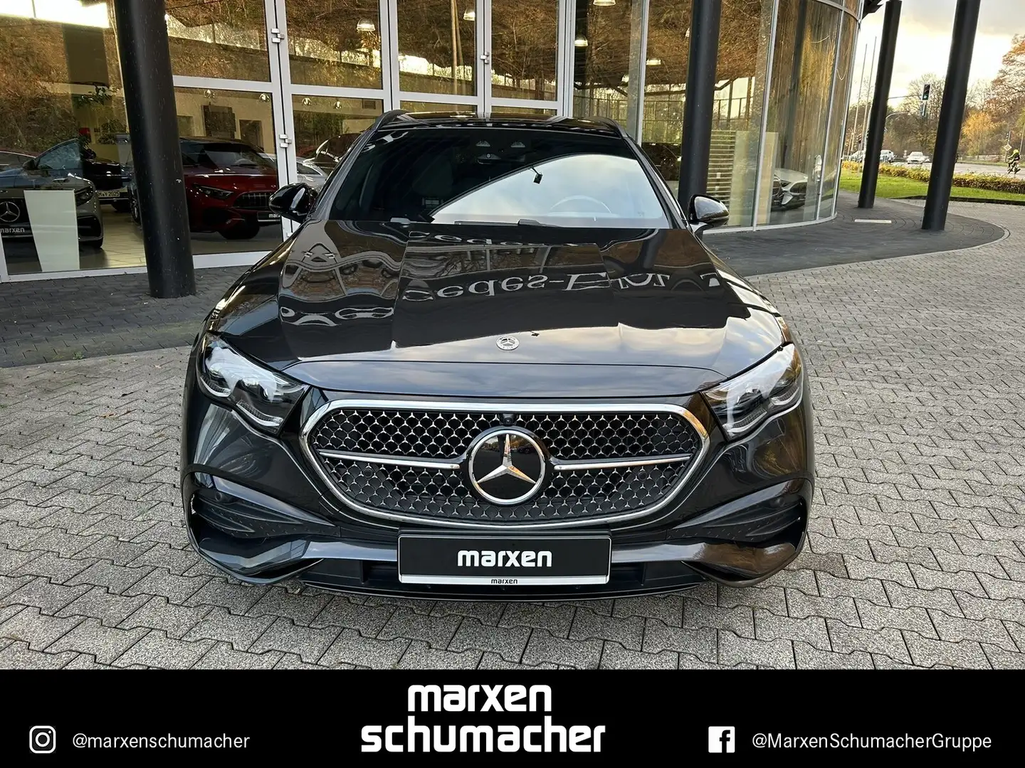 Mercedes-Benz E 300 E 300 de 4M T AMG Pano+AHK+360°+DIGITAL+Night Grau - 2