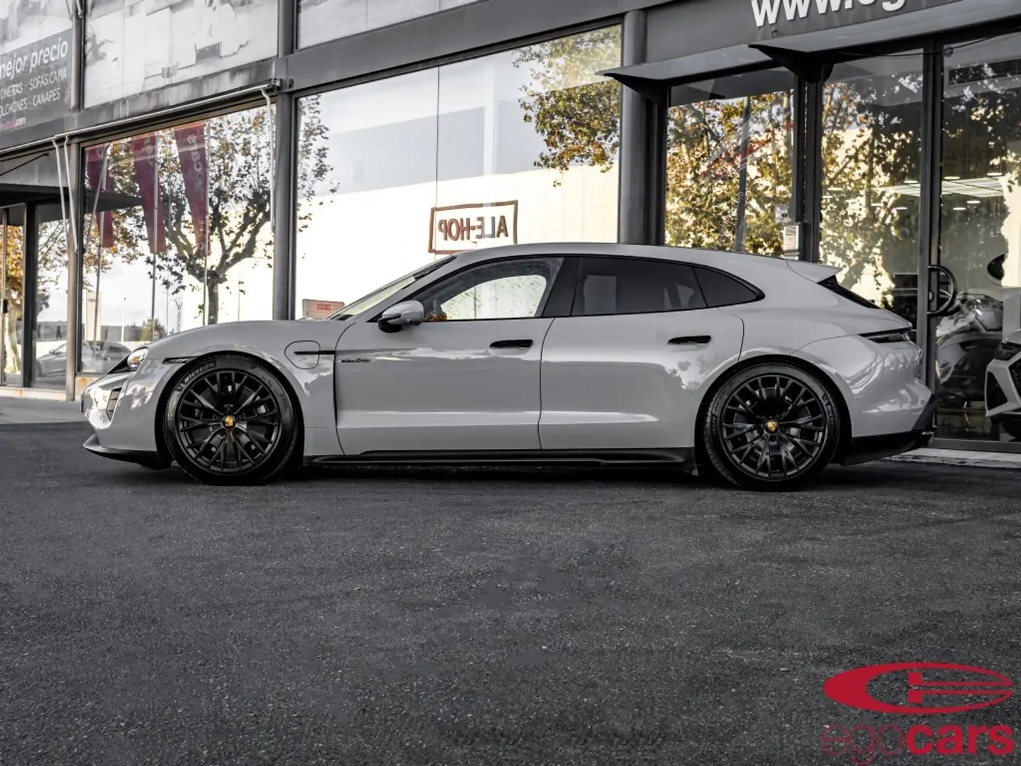 Porsche Taycan GTS Sport Turismo Gris - 2