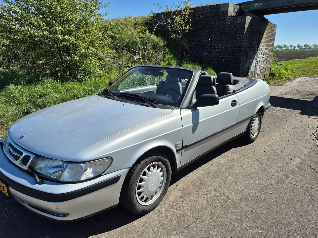 Saab 900 2.3 SE, foto 1
