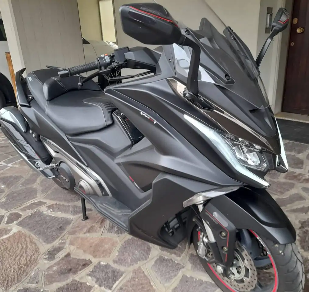 Kymco AK 550