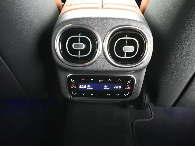 Mercedes-Benz GLC view 11