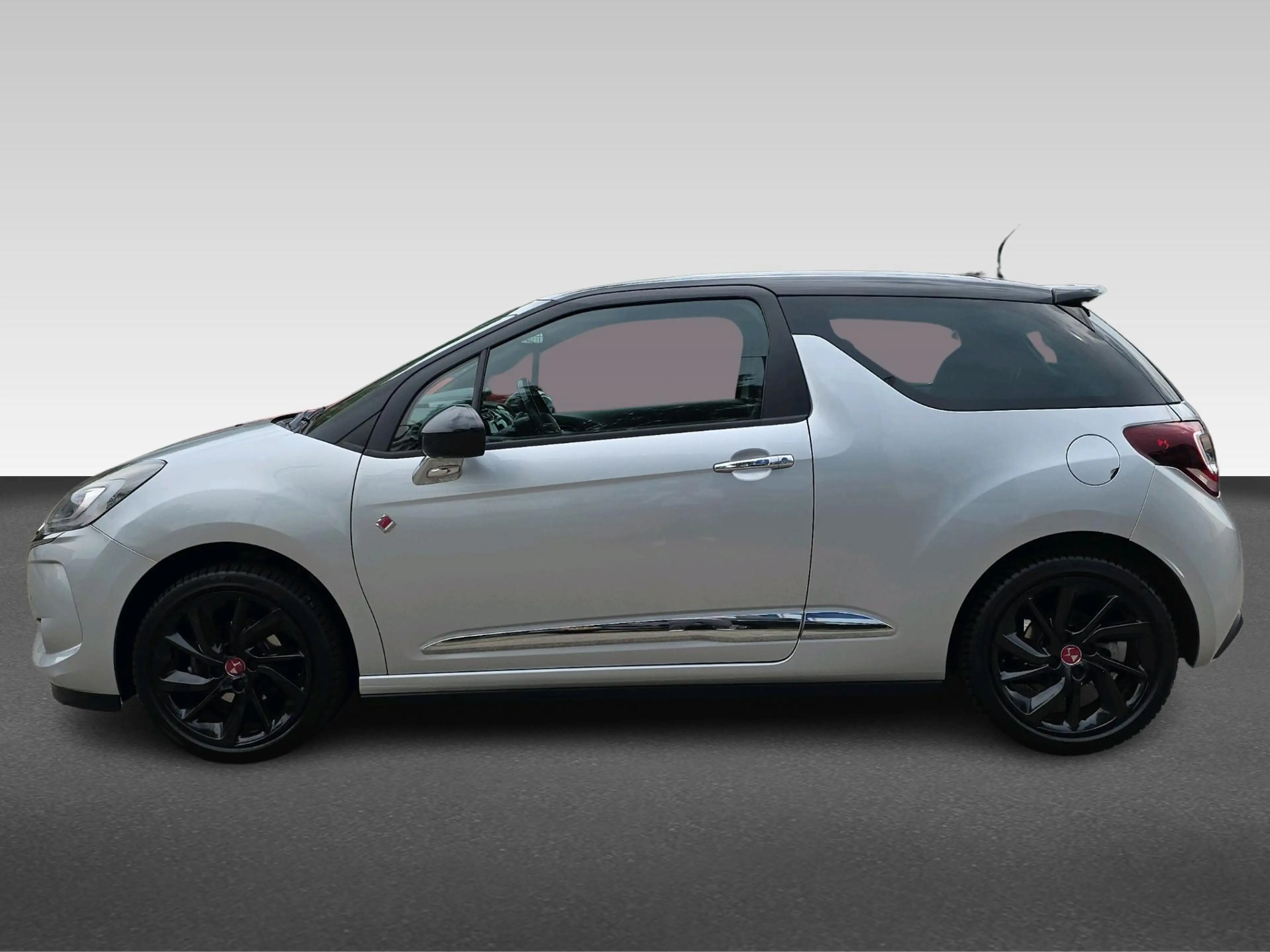DS Automobiles DS 3 1.2 PureTech Performance Line — photo 2