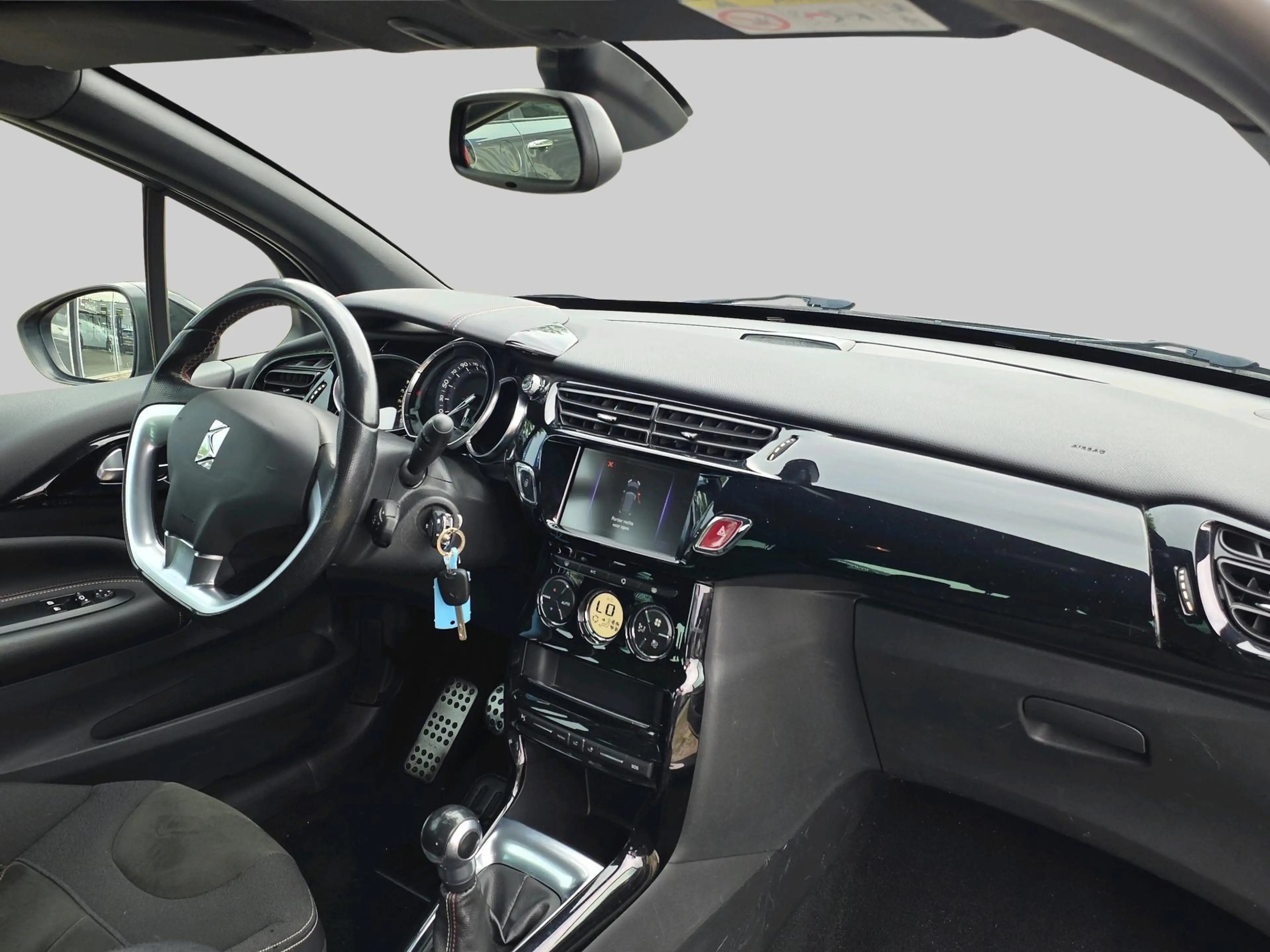 DS Automobiles DS 3 1.2 PureTech Performance Line — photo 13