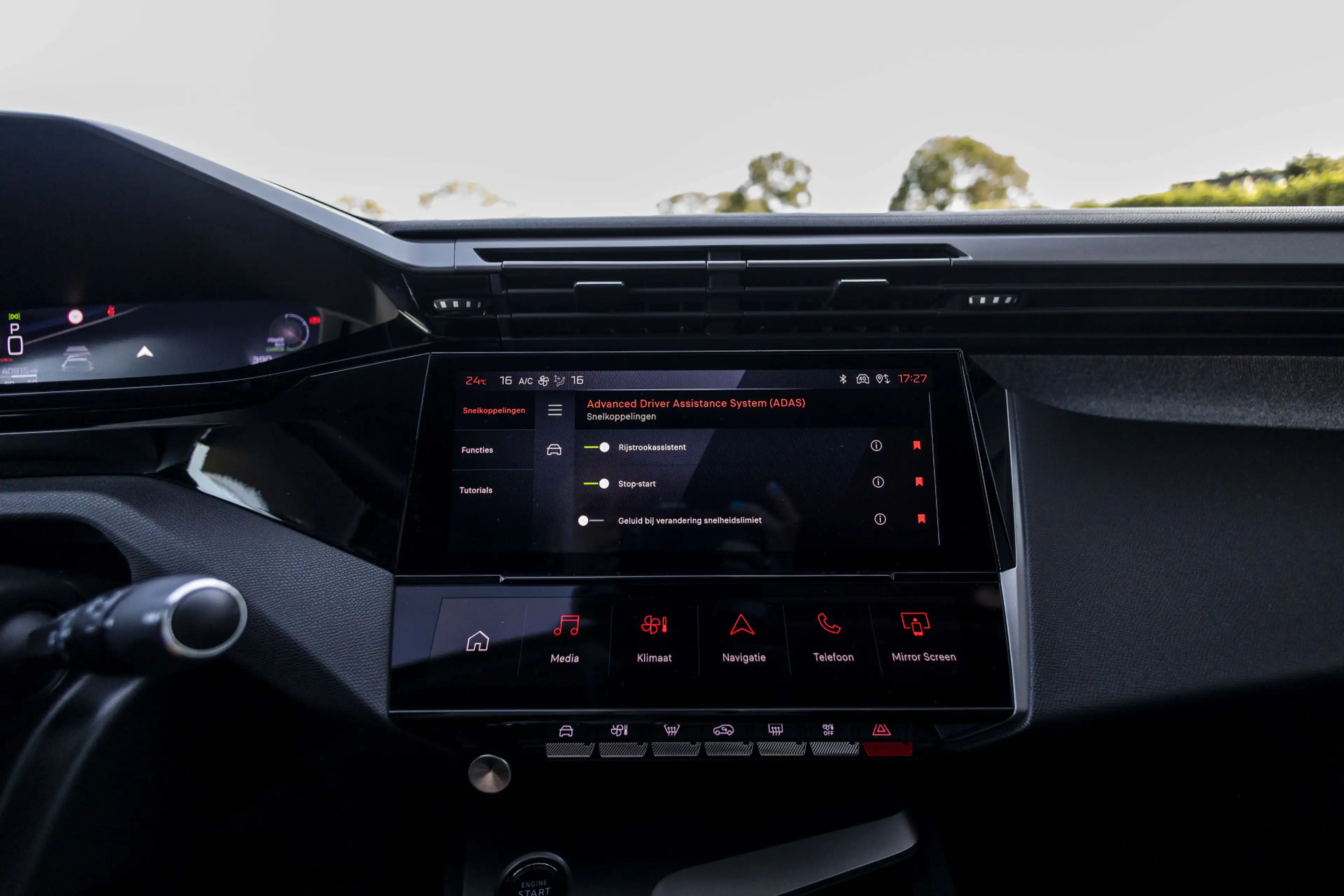 Peugeot 408 1.2 Hybrid 145 e-DCS6 Allure | 360° Camera | Head- — photo 30