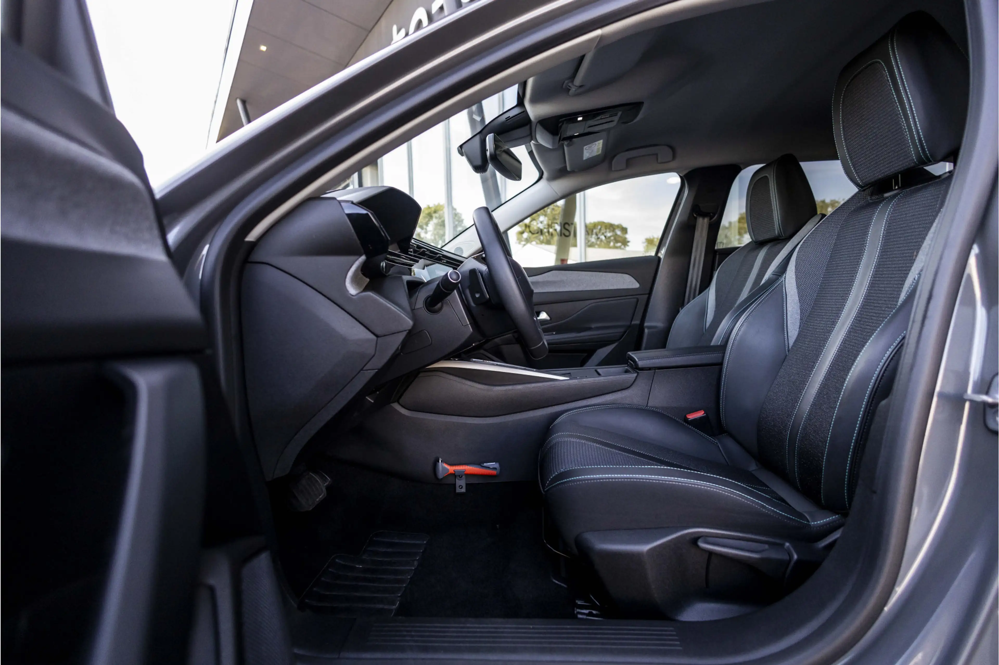 Peugeot 408 1.2 Hybrid 145 e-DCS6 Allure | 360° Camera | Head- — photo 9