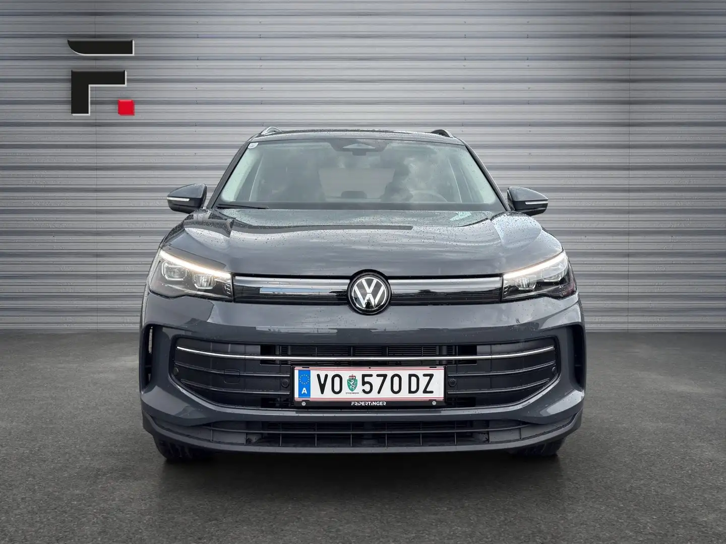 Volkswagen Tiguan Friends TDI 4MOTION DSG Grau - 2