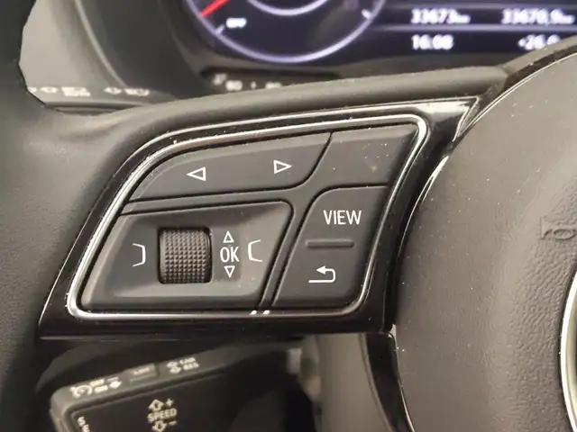 Audi Q2 view 11