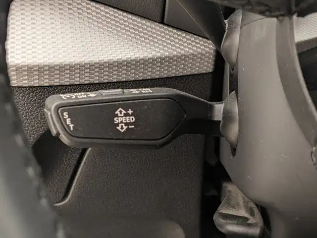 Audi Q2 view 10