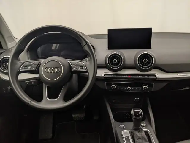 Audi Q2 view 7