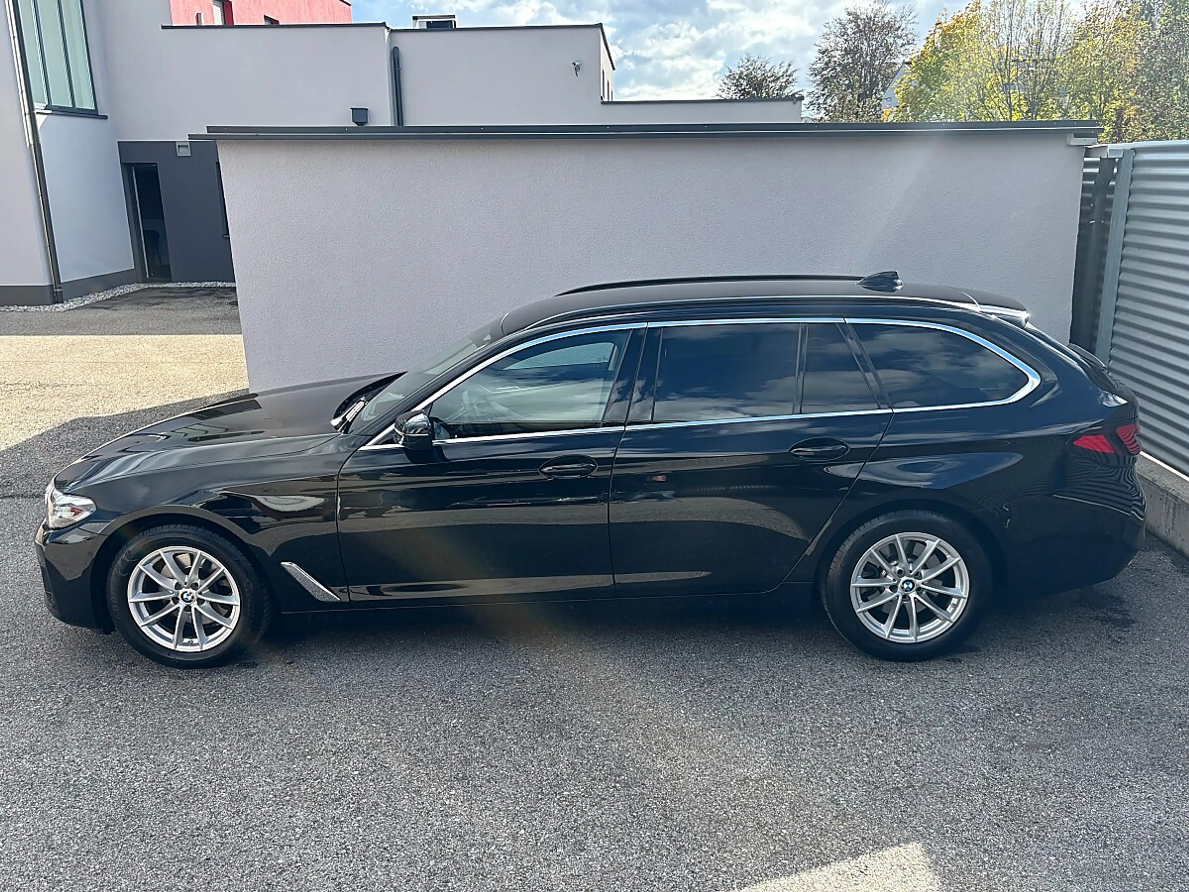 BMW 520 d Touring Aut. LEDER/ALARM/MEMORY/HEADUP/KOMFOR... — photo 13