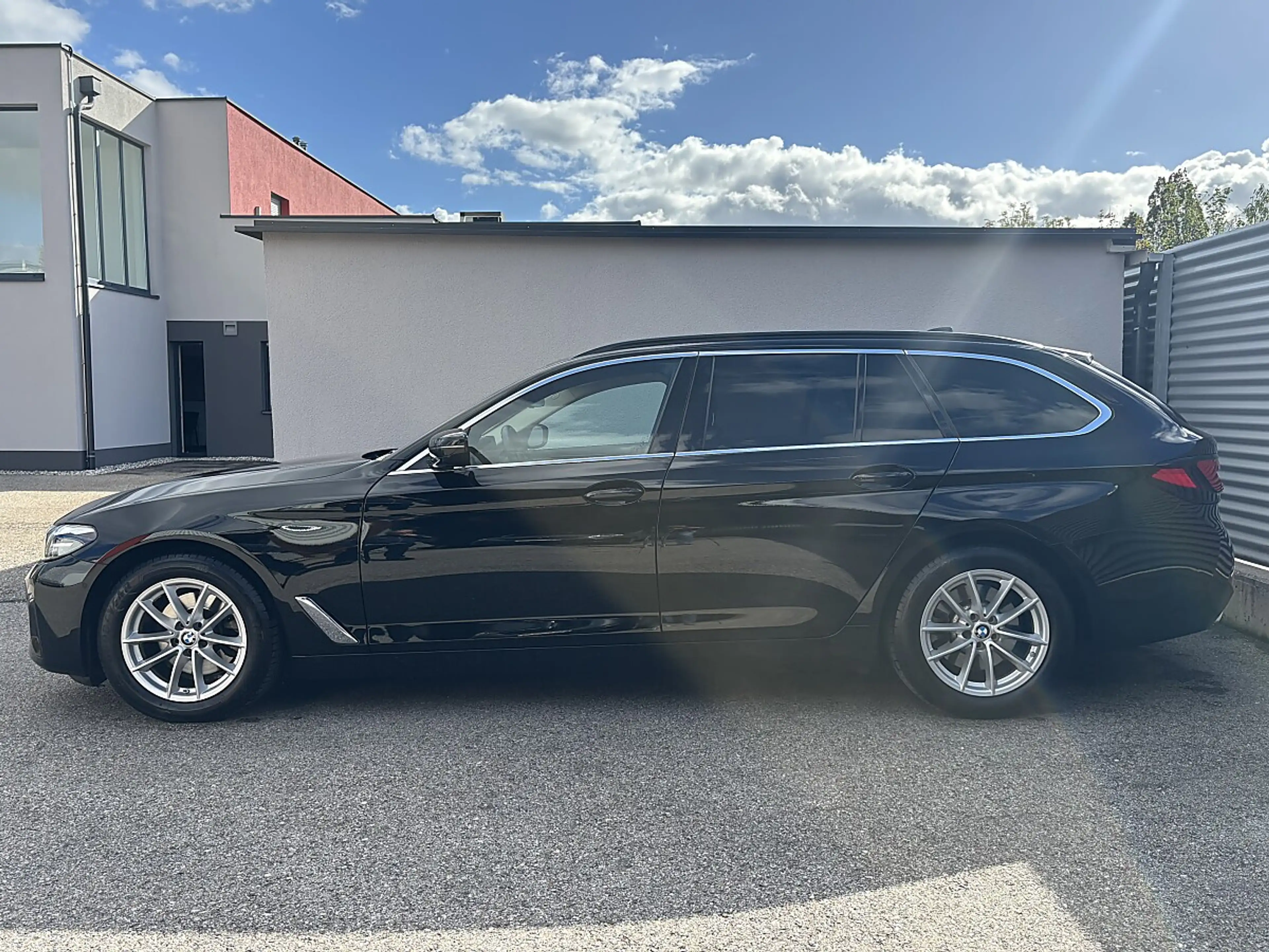 BMW 520 d Touring Aut. LEDER/ALARM/MEMORY/HEADUP/KOMFOR... — photo 14