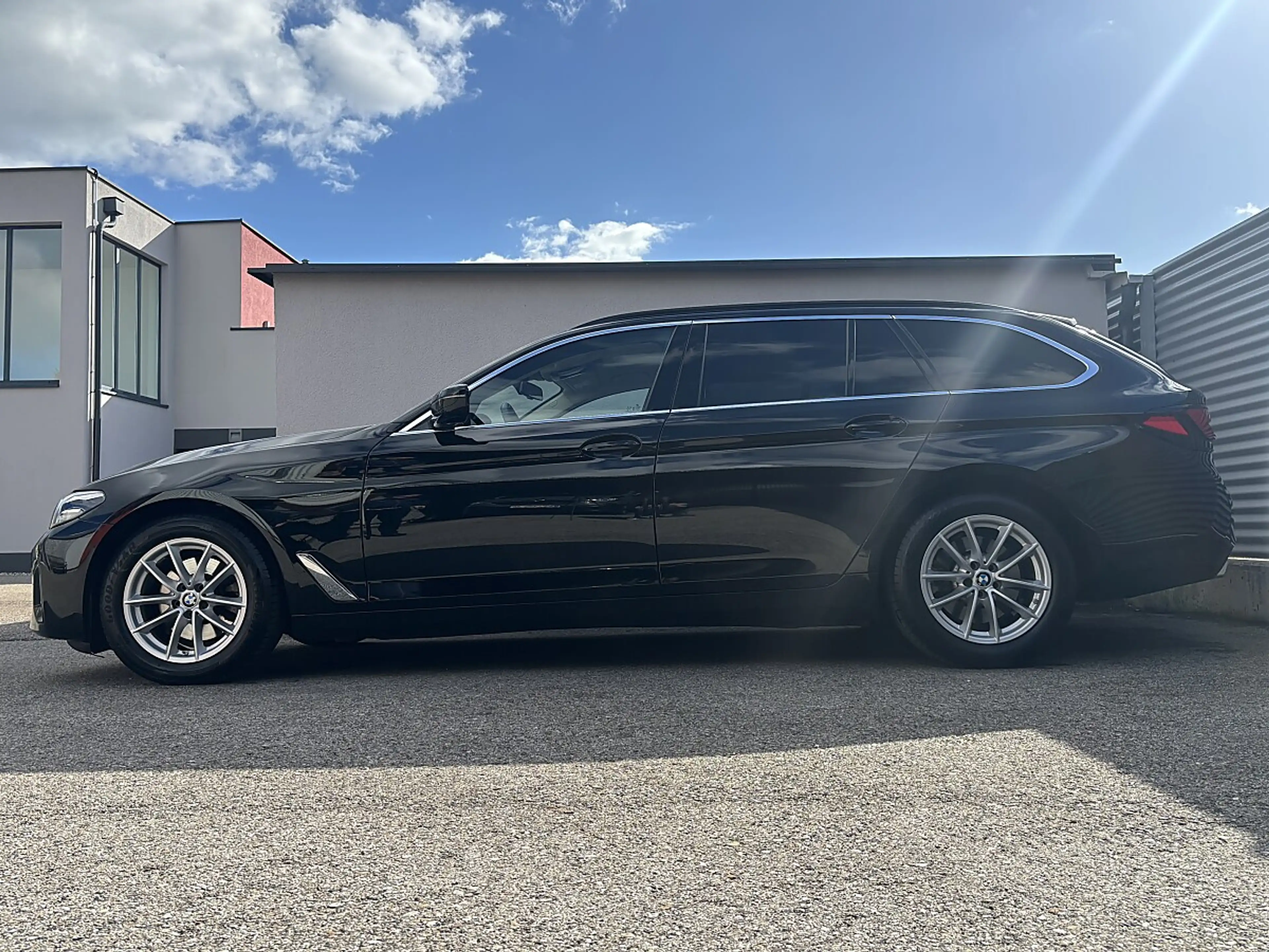 BMW 520 d Touring Aut. LEDER/ALARM/MEMORY/HEADUP/KOMFOR... — photo 12