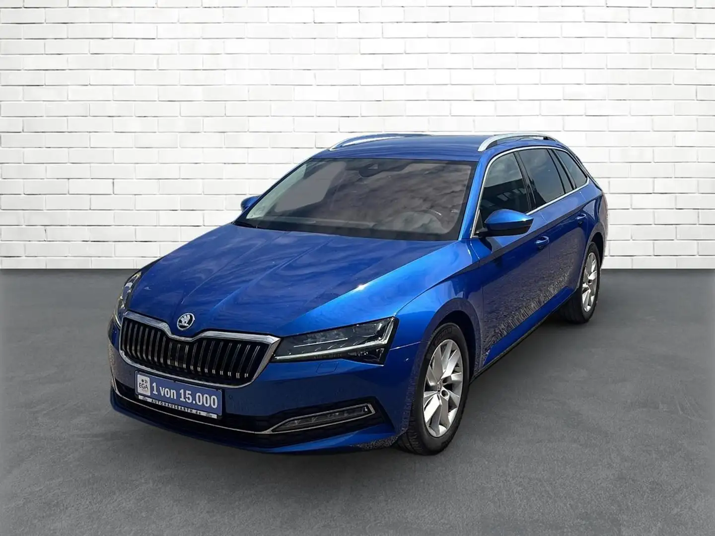 Skoda Superb Combi 2.0 TDI Style *LED*DSG*Navi*SHZ*FSH* Blauw - 2