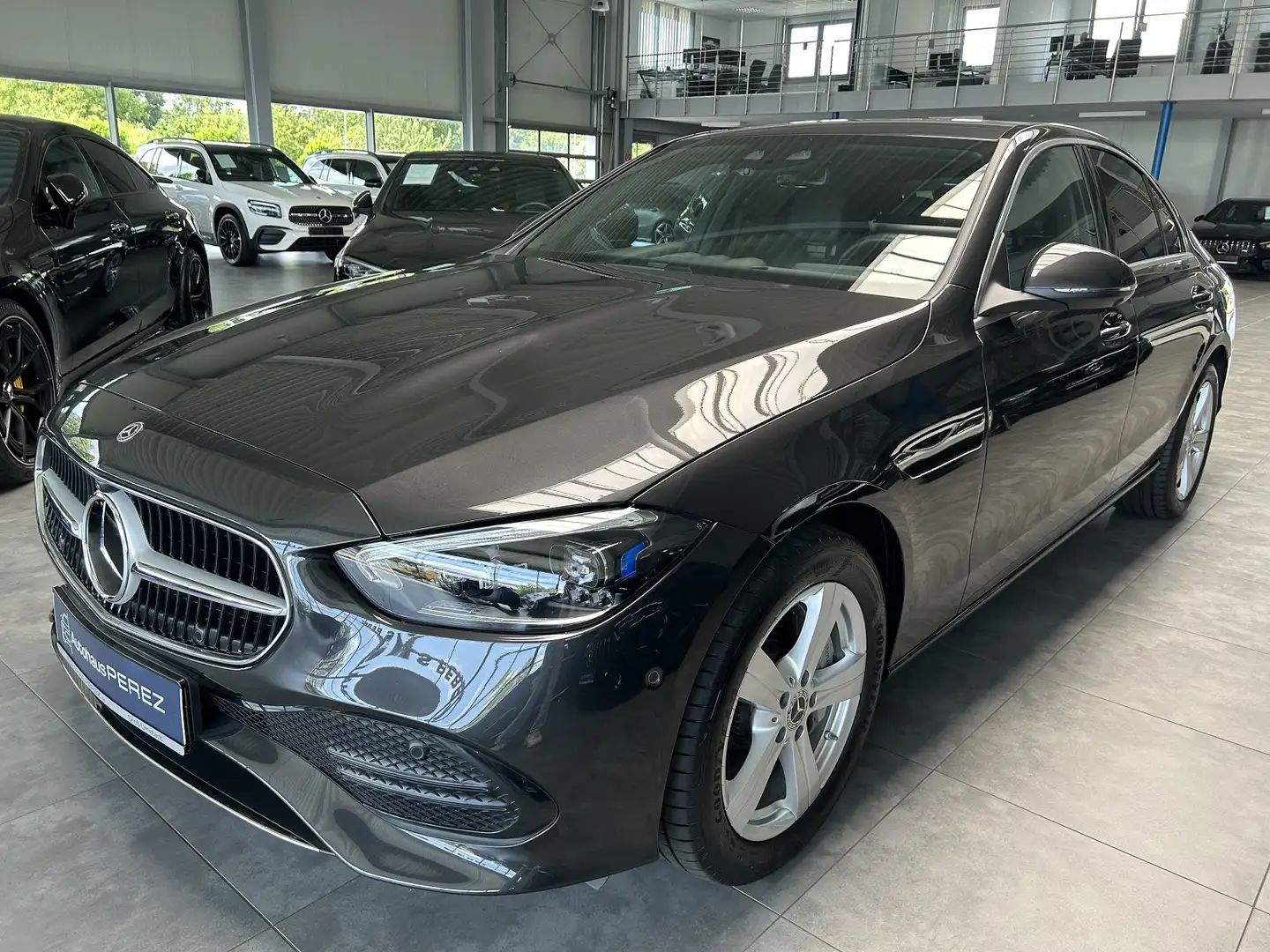 Mercedes-Benz C 300 e AVANTGARDE UVP:79.052-DISTRONIC-AHK-HUD Grau - 2