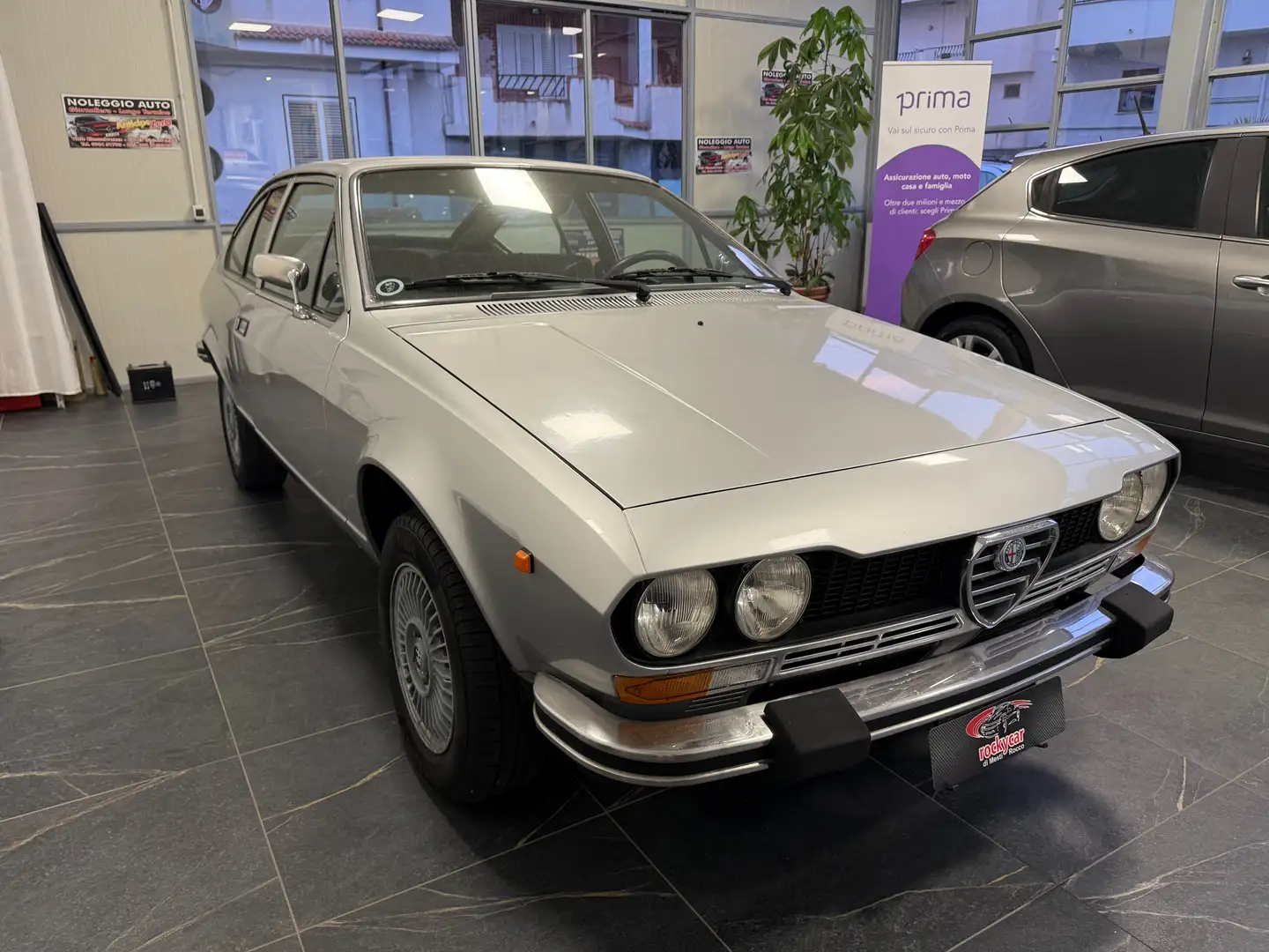 Alfa Romeo GTV 2.0 L Gris - 2