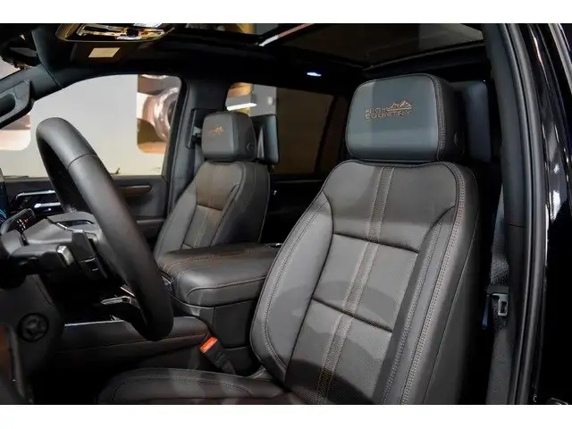 Chevrolet Suburban view 7