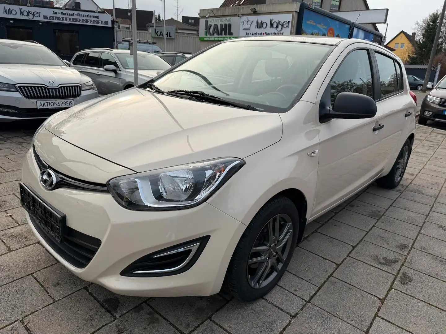 Hyundai i20 Style 1.4 8 FACH/KLIMA/USB/AUTOMATIK - 1