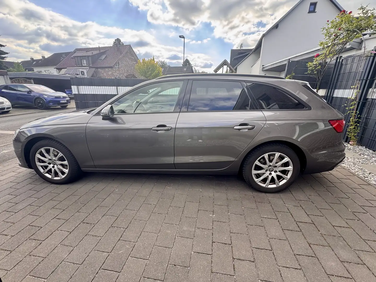 Audi A4 35 TFSI basis Grau - 1