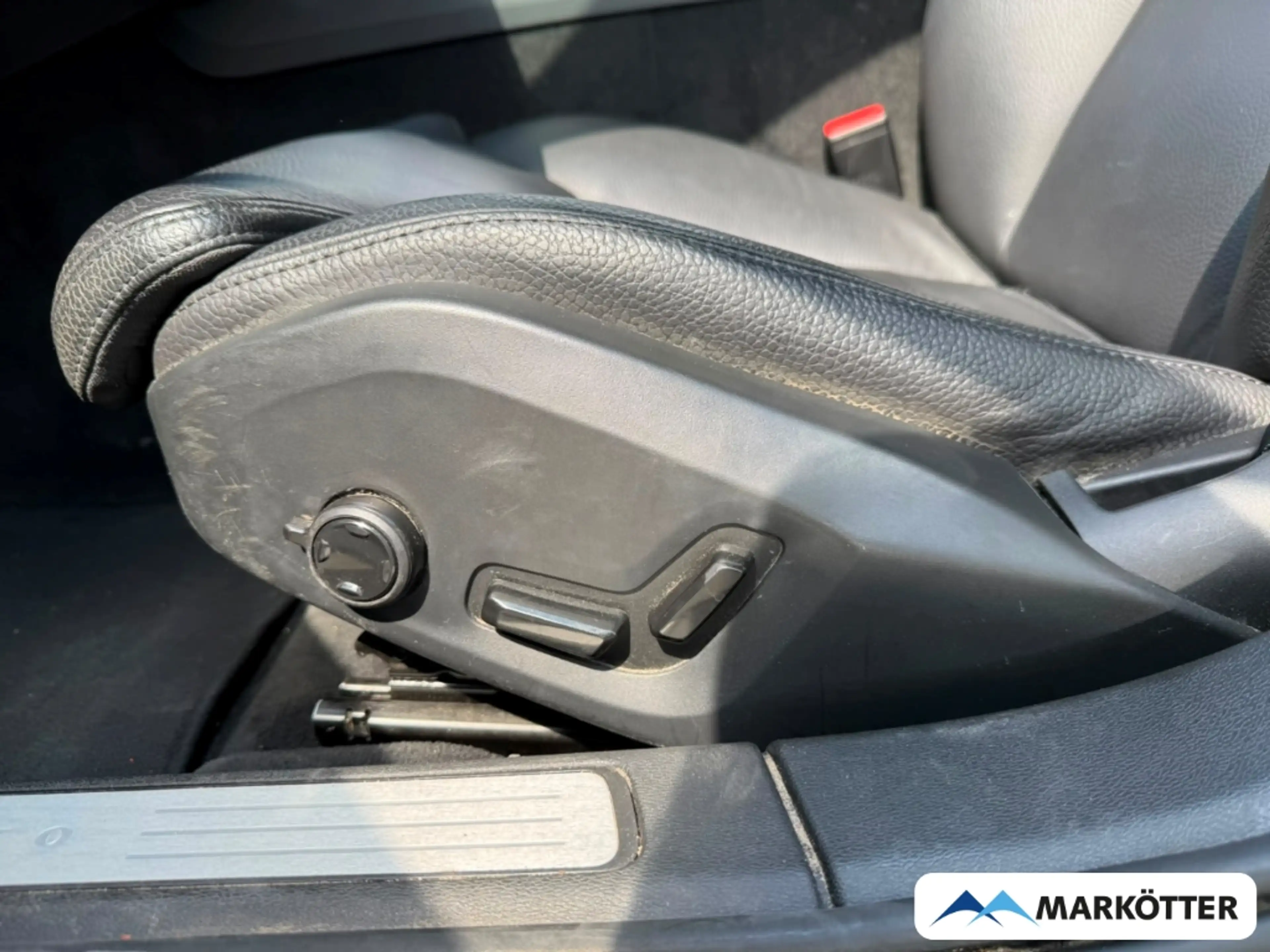 Volvo V60 Cross Country B4 Plus AWD AHK/ACC/CAM/H&K/4xSHZ/LHZ — photo 14