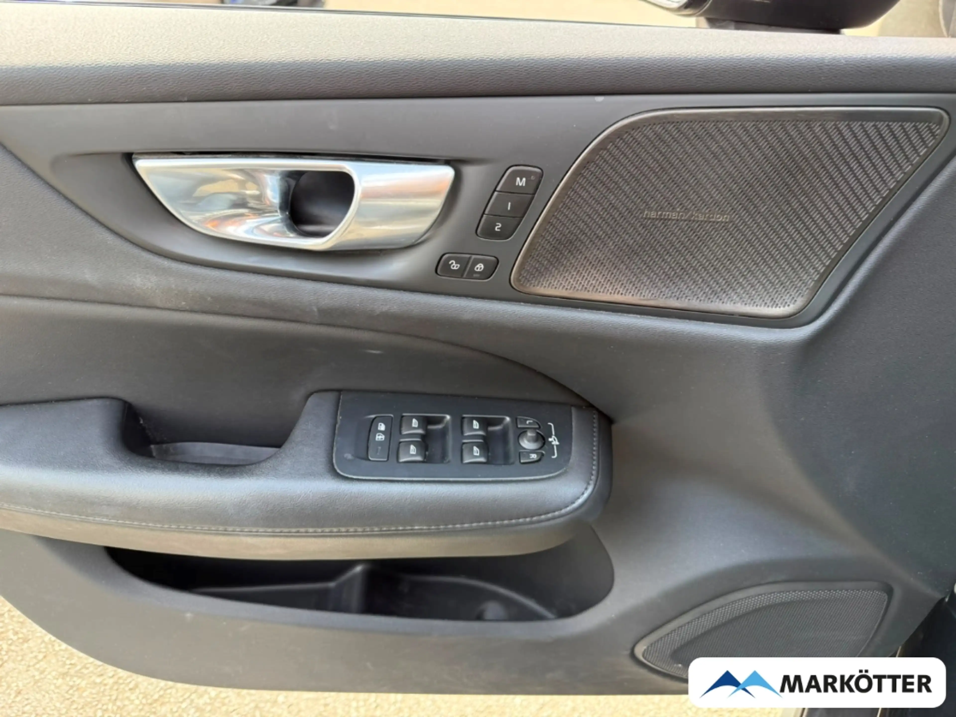Volvo V60 Cross Country B4 Plus AWD AHK/ACC/CAM/H&K/4xSHZ/LHZ — photo 13