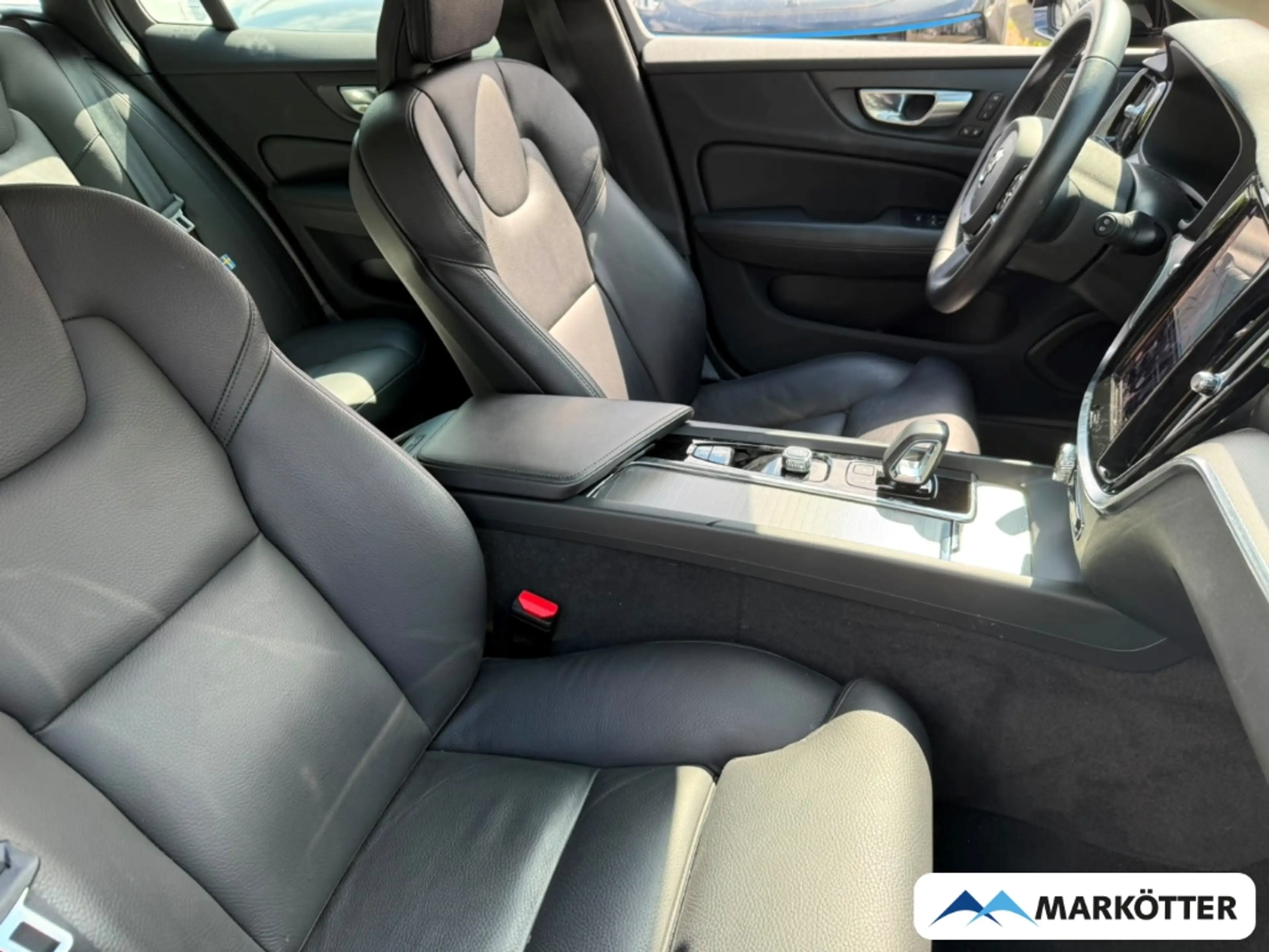 Volvo V60 Cross Country B4 Plus AWD AHK/ACC/CAM/H&K/4xSHZ/LHZ — photo 15