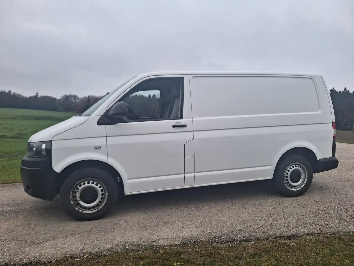 Volkswagen T5 Transporter - 2