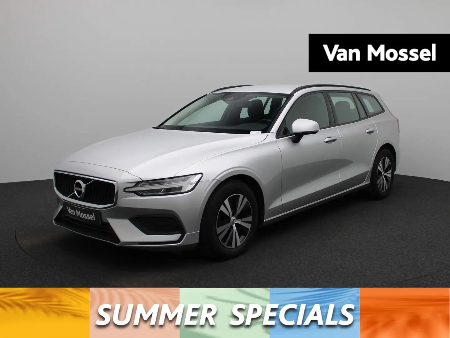 Volvo V60 D3 Geartronic Momentum Core Gris - 1