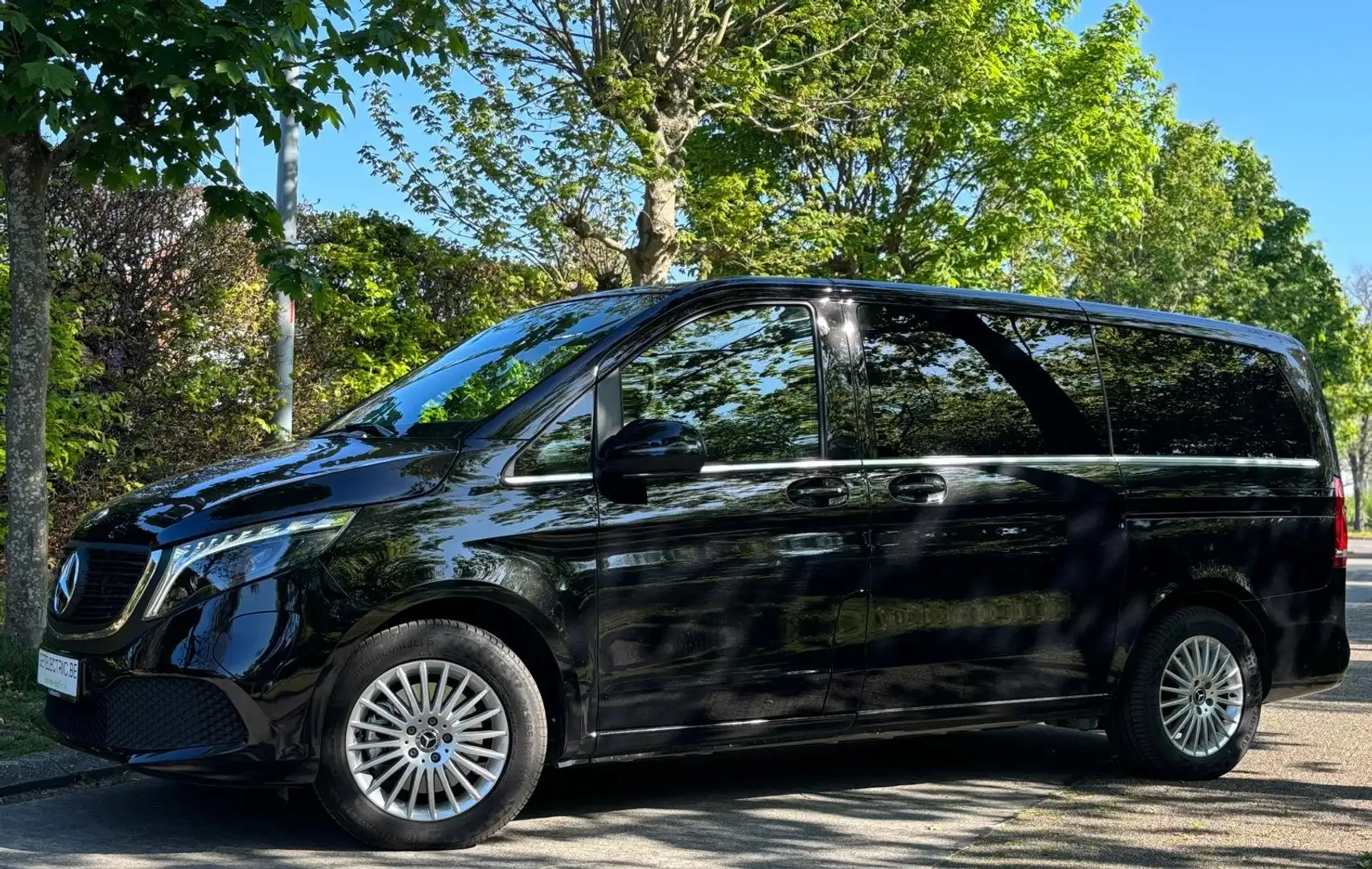 Mercedes-Benz EQV 300 L2 Avantgarde *Elektr. schuifd. | 7pl* Zwart - 2