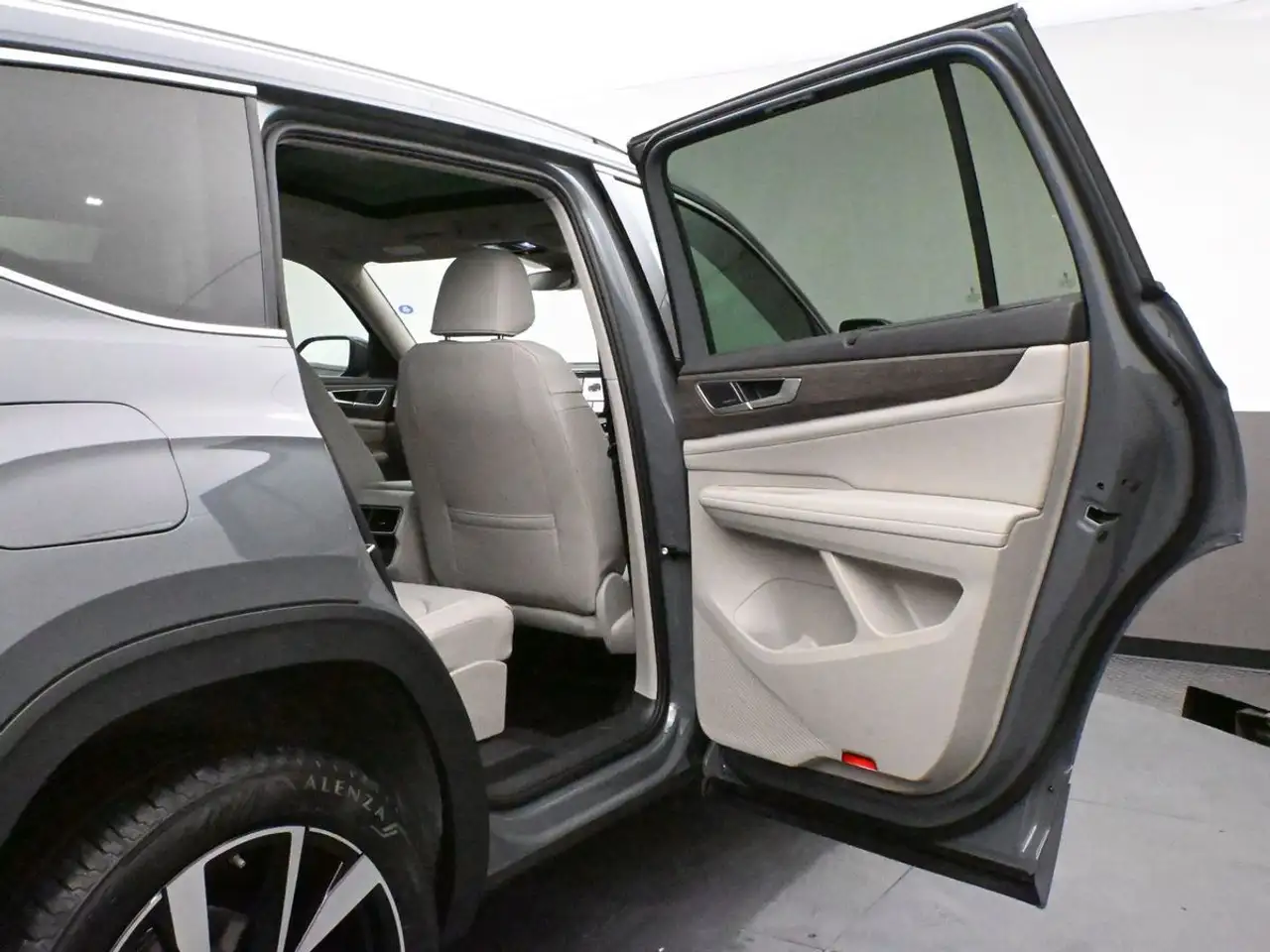 Volkswagen Atlas снимка Volkswagen Atlas