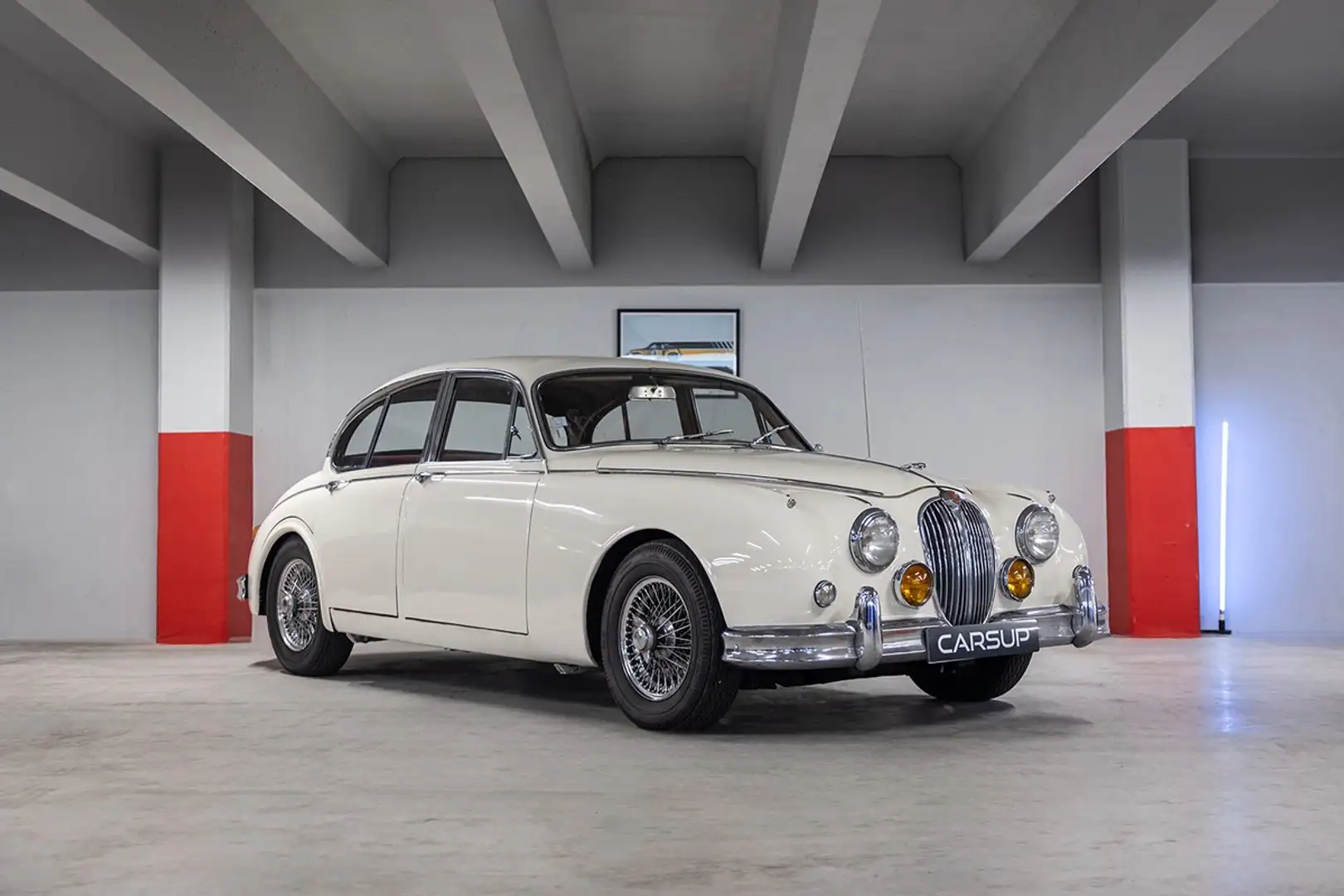 Jaguar MK II 3.4 Blanc - 1