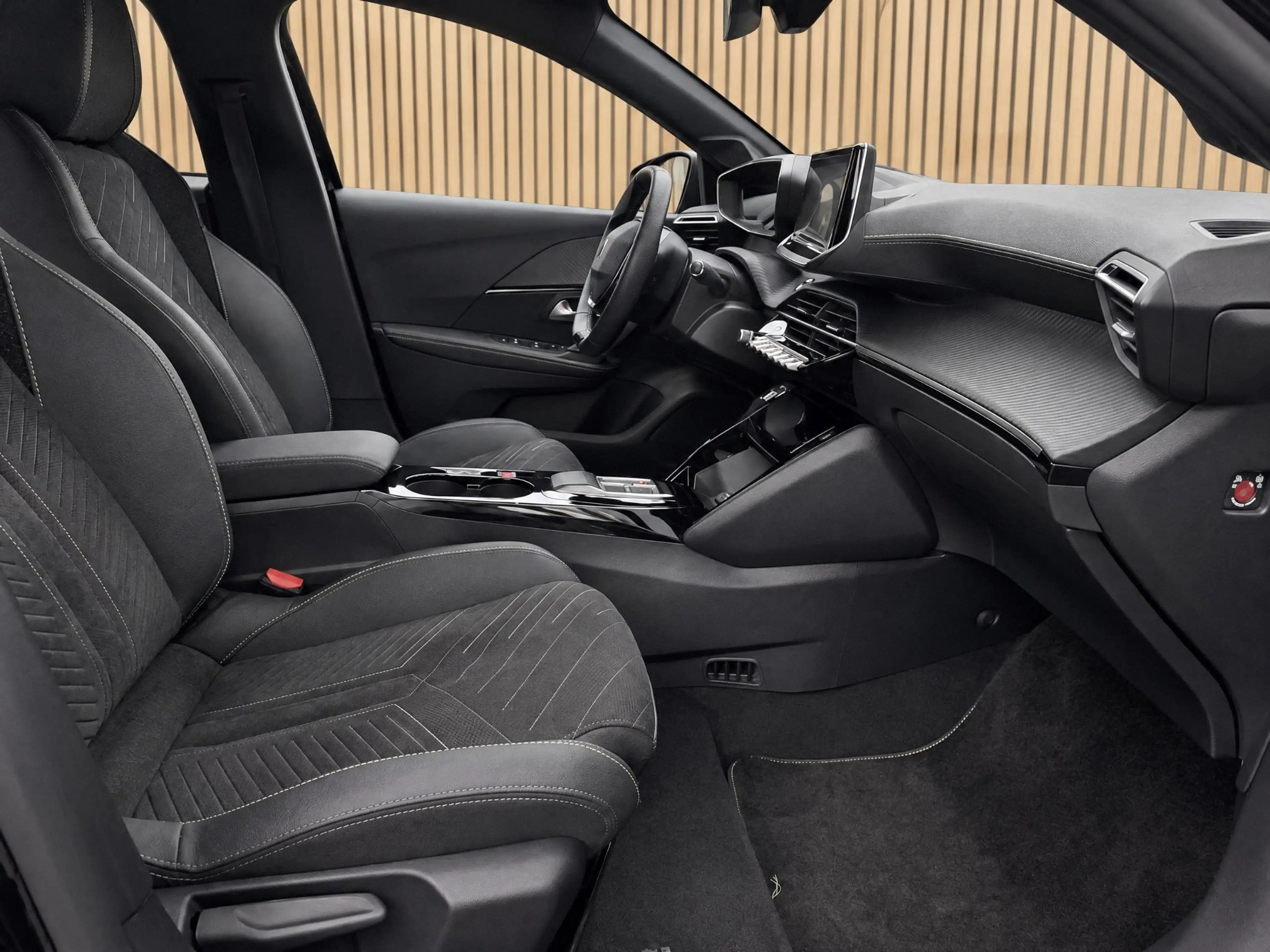 Peugeot e-208 EV GT 50 kWh | Navi / Alcantara / Camera — photo 8