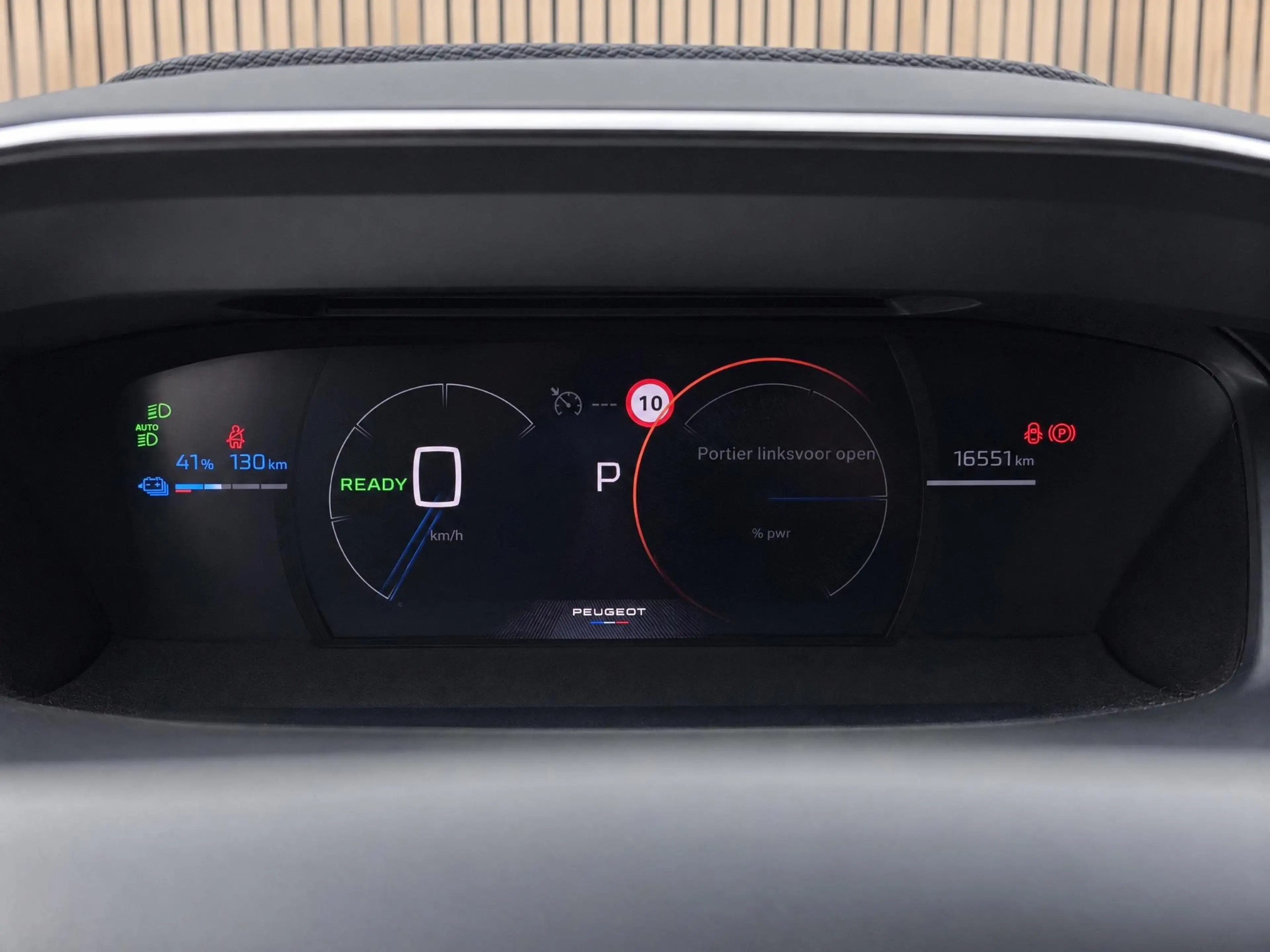 Peugeot e-208 EV GT 50 kWh | Navi / Alcantara / Camera — photo 15