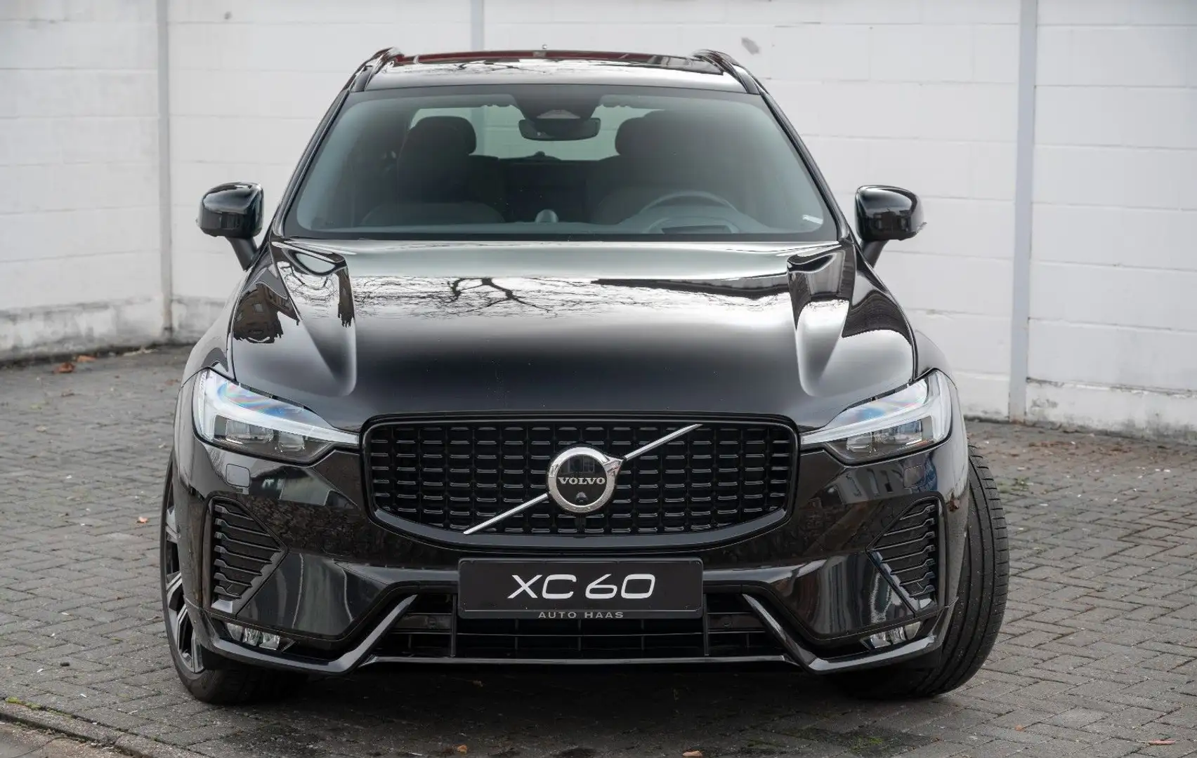 Volvo XC60 B5 Diesel AWD R-Design Schwarz - 2