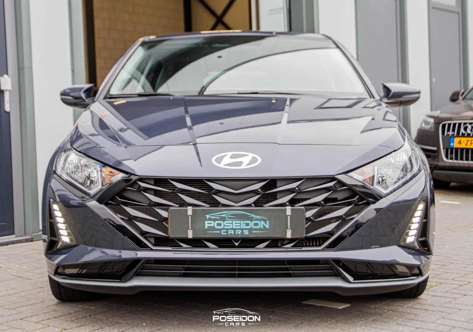 Hyundai i20 1.0 T-GDI Comfort KEYLESS | BOSE | A.CAMERA | STUU Gris - 2