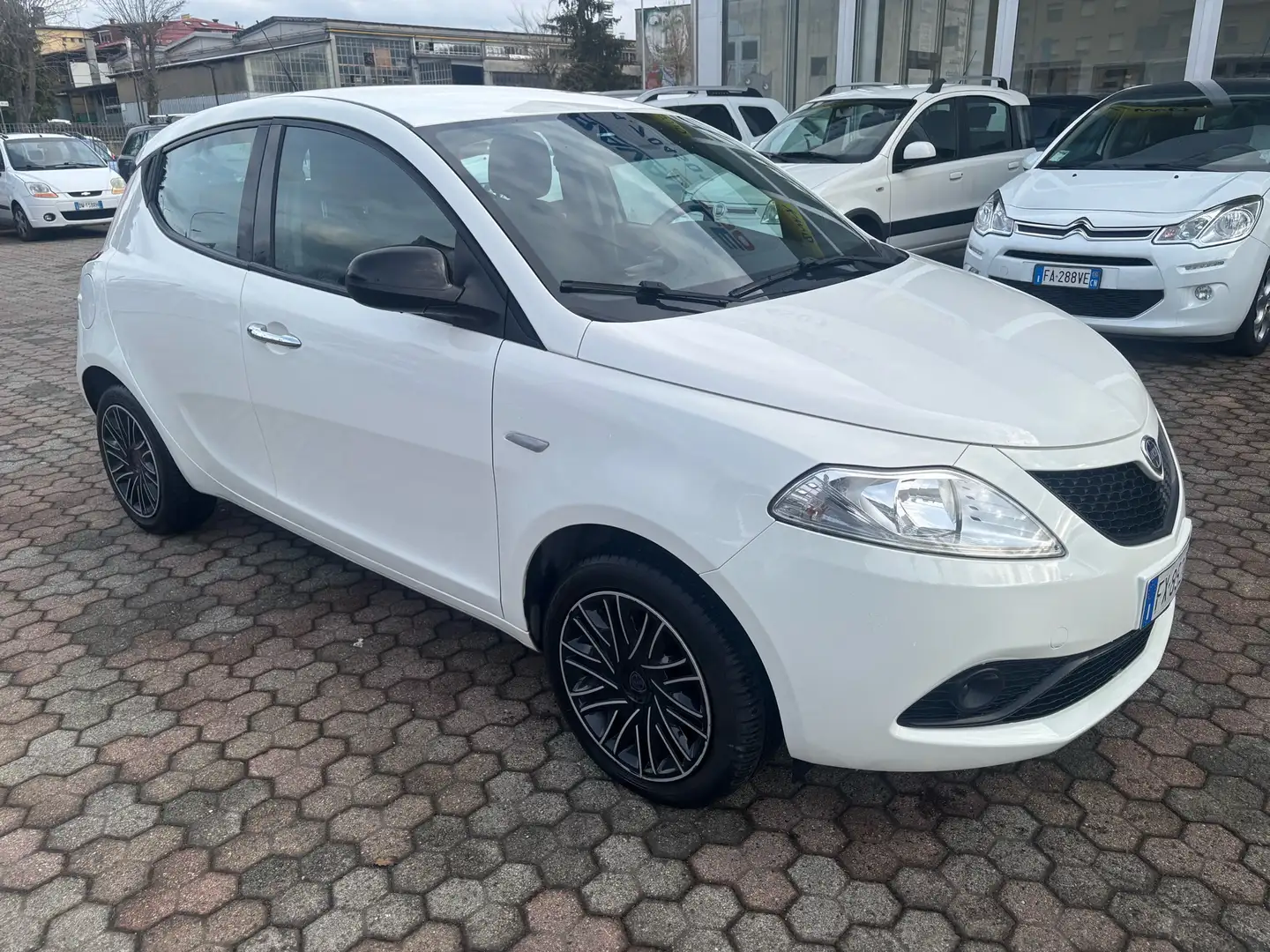 Lancia Ypsilon 1.2 Gold 69cv my16 - 2