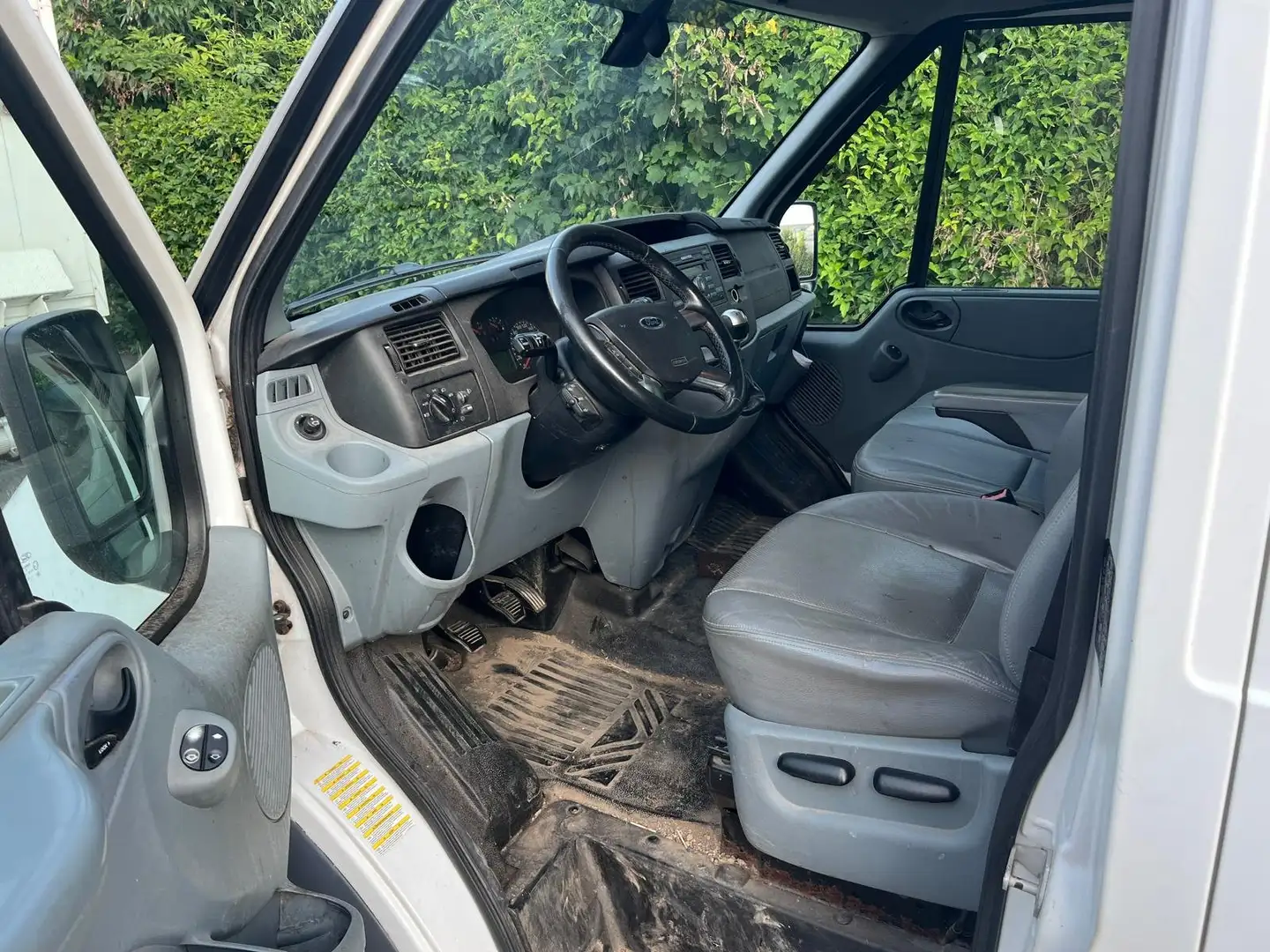 Ford Transit Weiß - 2