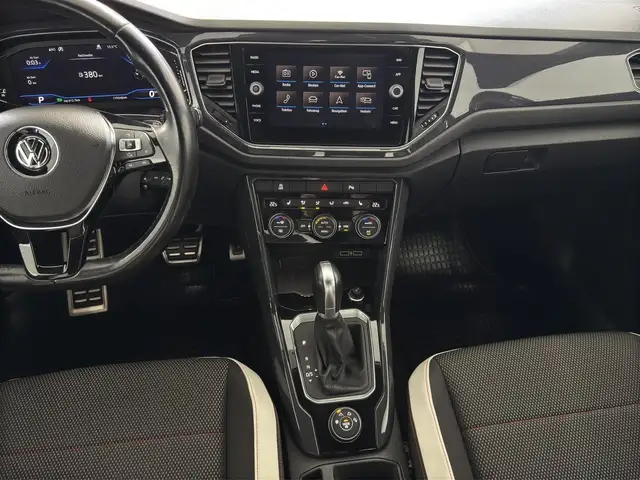 Volkswagen T-Roc view 10
